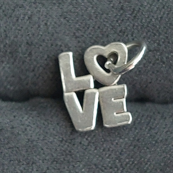 James Avery Retired Love Charm - Picture 1 of 2